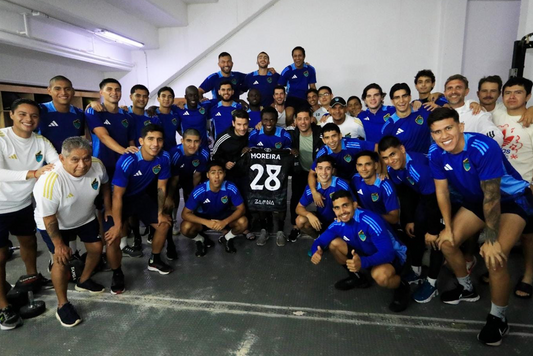 CANCÚN FC RINDE EMOTIVA DESPEDIDA A JUNIOR MOREIRA